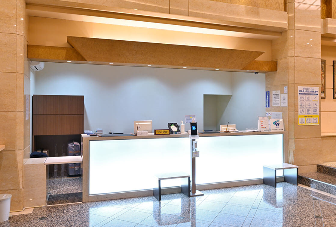 写真：フロント