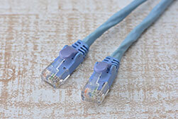 写真：LANケーブル